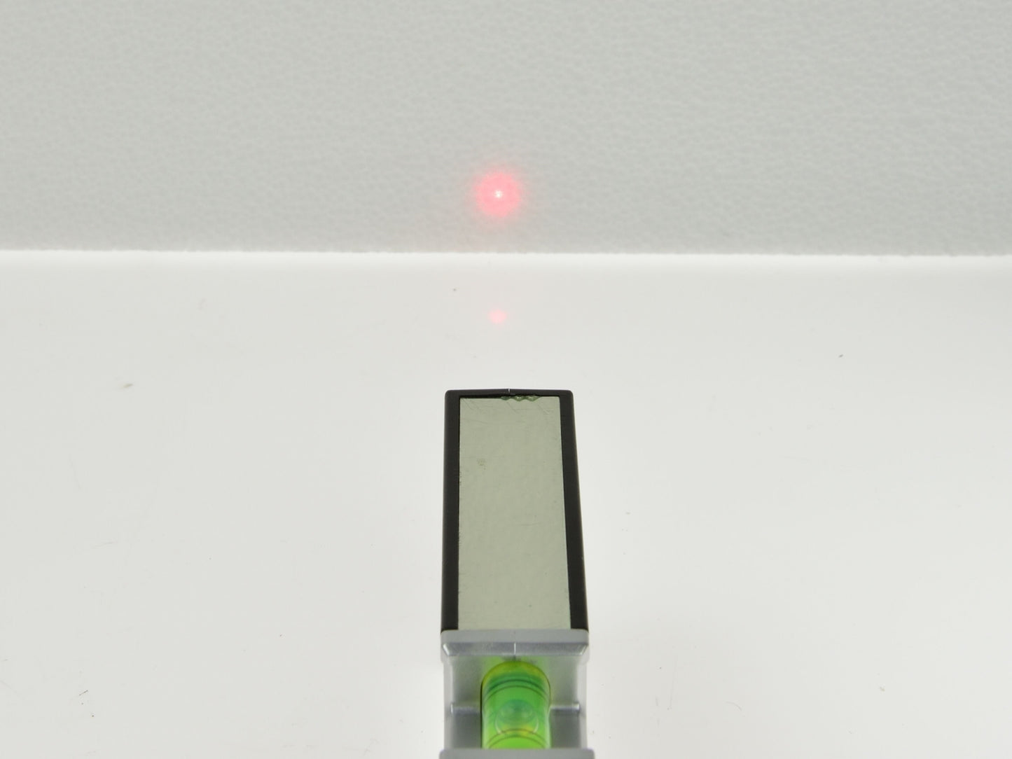 Nivela multifunctionala cu laser 1,5m GEKO G03311