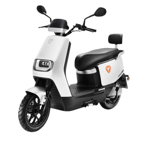 Scuter electric Yadea E8S, 2 viteze, regenerare energie, far LED, acumulator Li-Ion, 72 V, 38 Ah, incarcator rapid 10A, alb, Villager VL079989