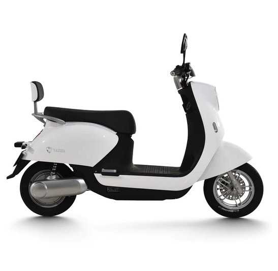 Scuter electric Yadea M6, far LED, acumulator Graphene 72 V, 26 Ah, autonomie 90 km, viteza maxima 45 km / h, capacitate maxima incarcare 150 kg, alb, Villager VL079991