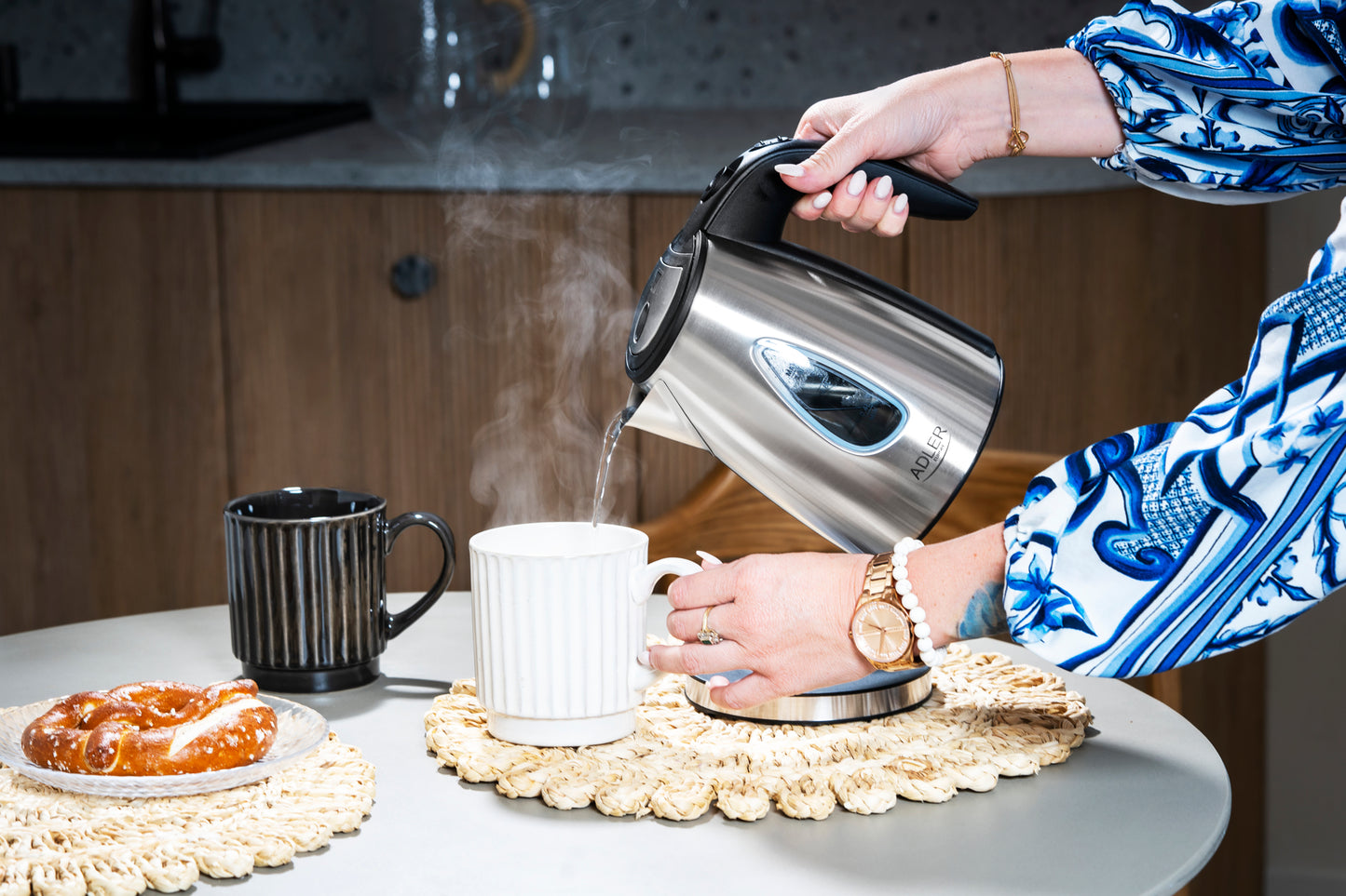 Fierbator electric din metal, 1 l, Adler AD1203