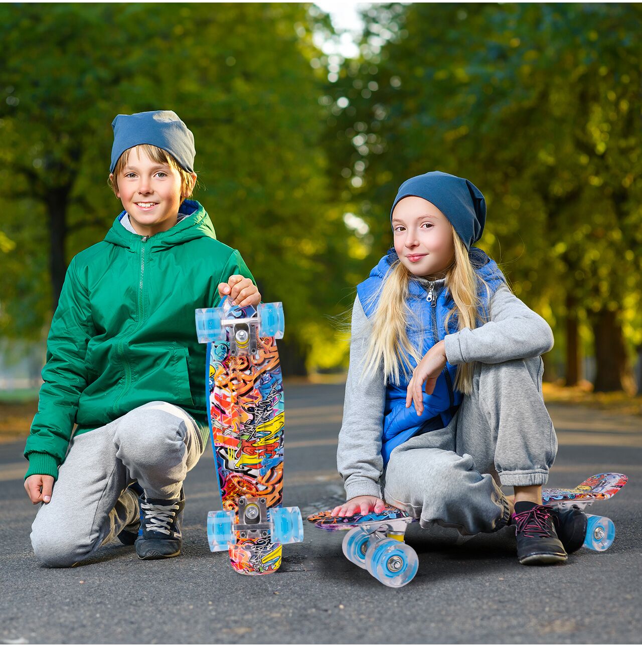 Skateboard Graffiti cu roti luminoase LED RGB, 56x14,5cm, MalPlay 112333