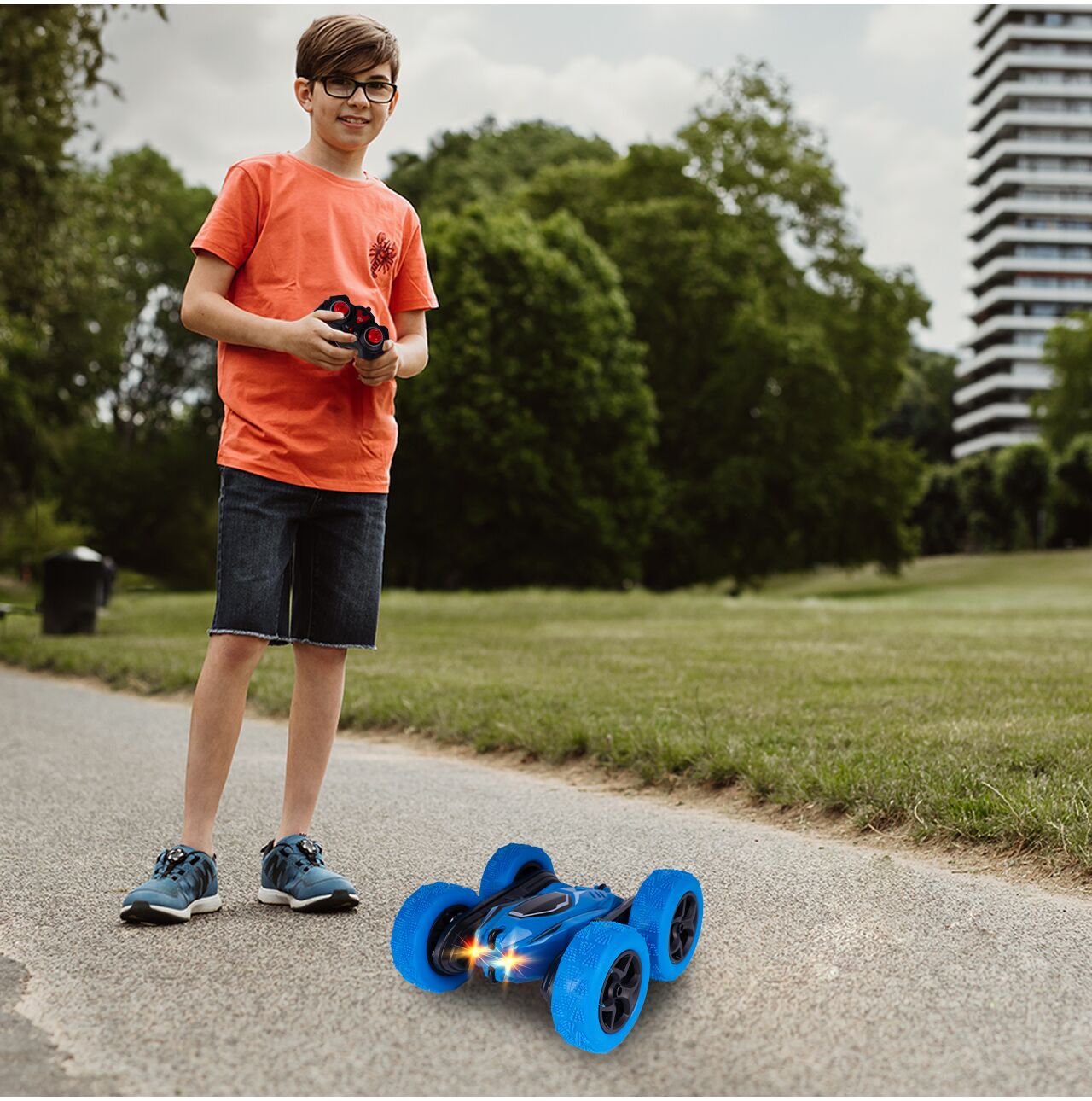 Masinuta Twister 360 LED cu telecomanda, MalPlay 111676