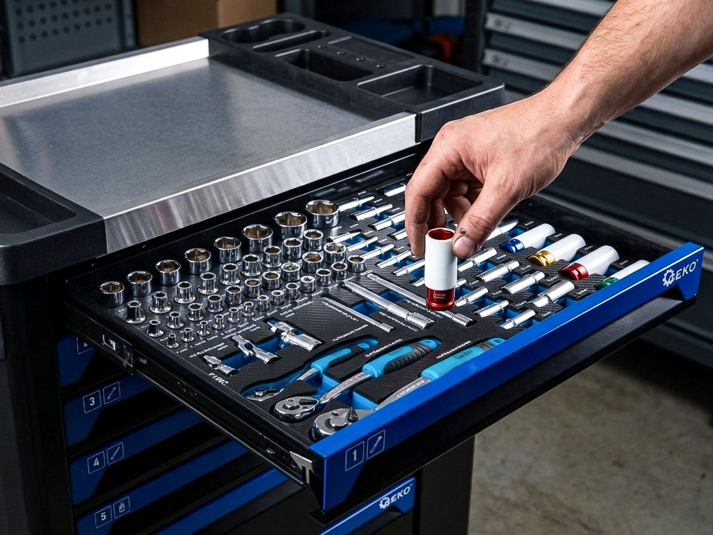 Dulap pentru atelier cu scule, 7 sertare, 258 bucati, Geko G10836