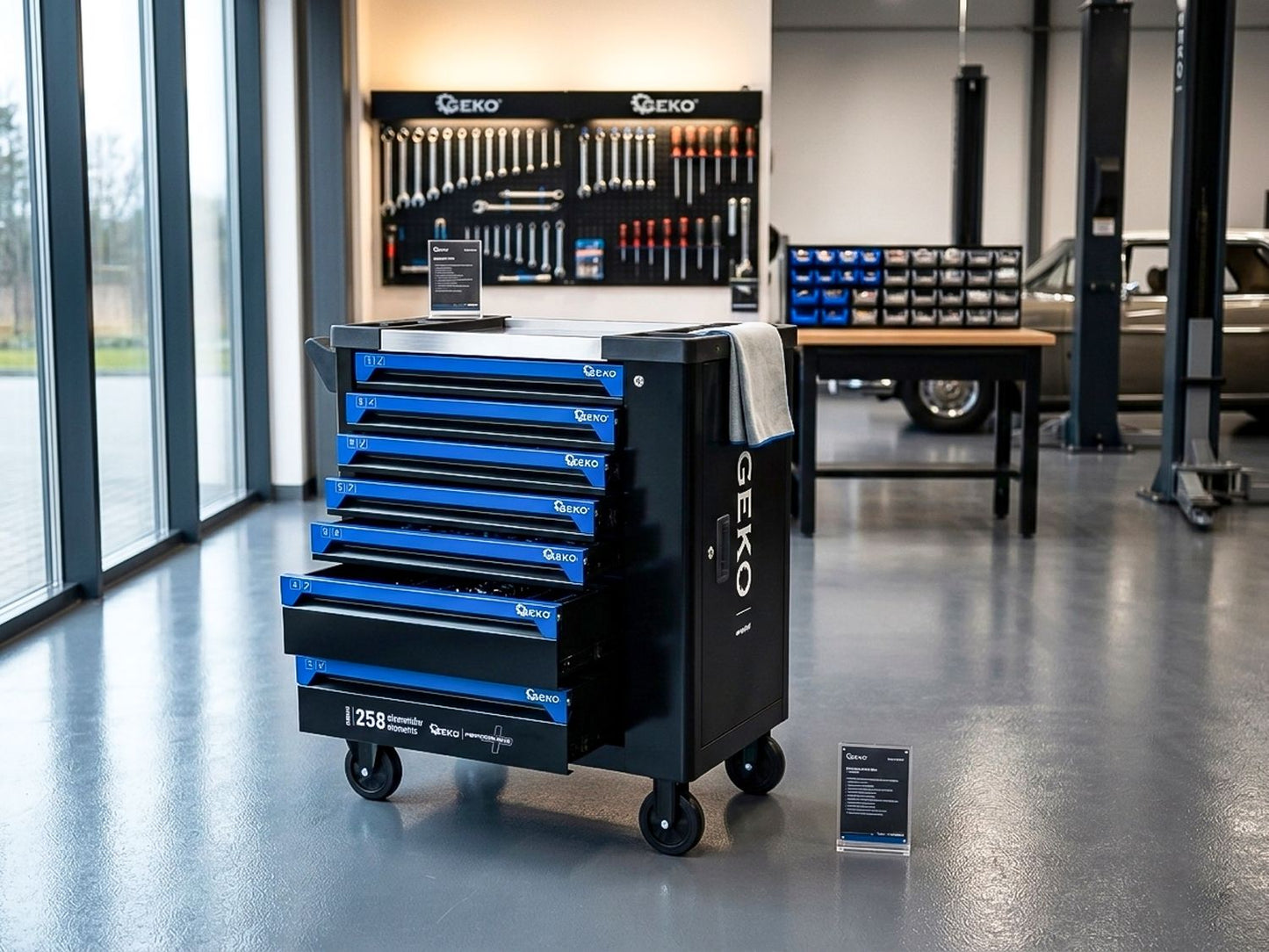 Dulap pentru atelier cu scule, 7 sertare, 258 bucati, Geko G10836