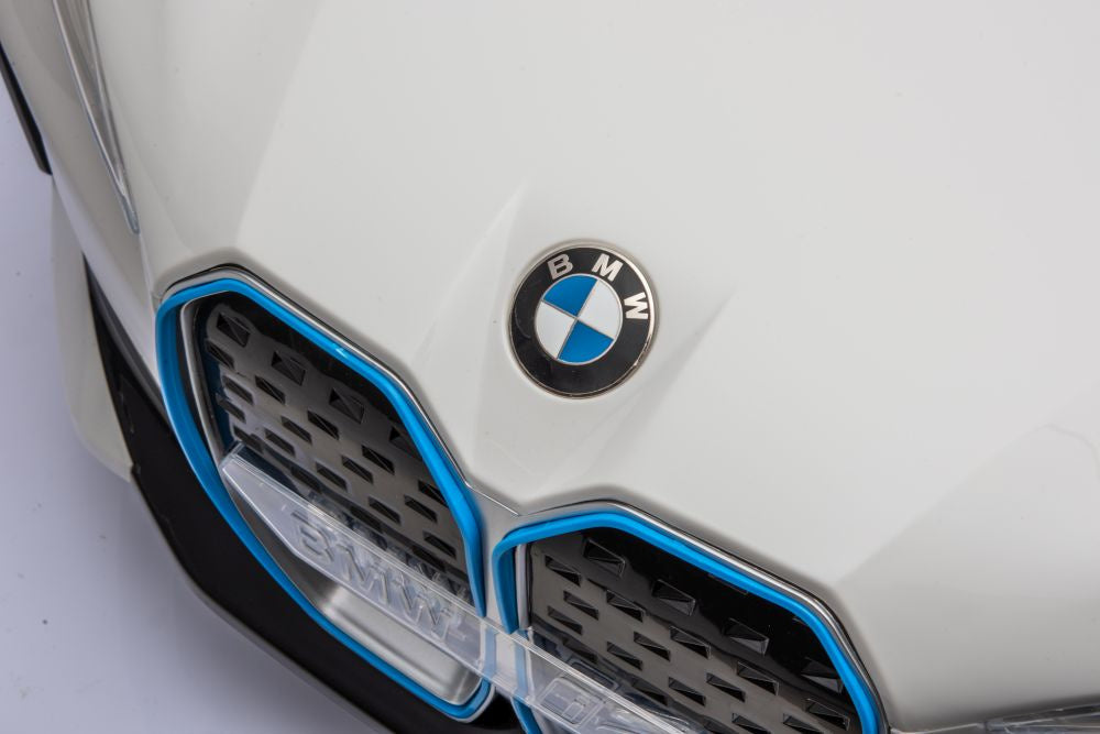 Masina electrica BMW I4 4 x 4, alb, Lean 15760